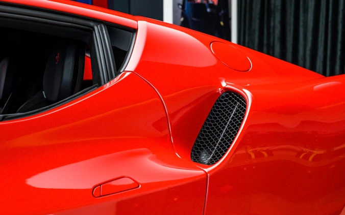 Ferrari 296 GTB cena 409000 przebieg: 542, rok produkcji 2023 z Barlinek małe 562